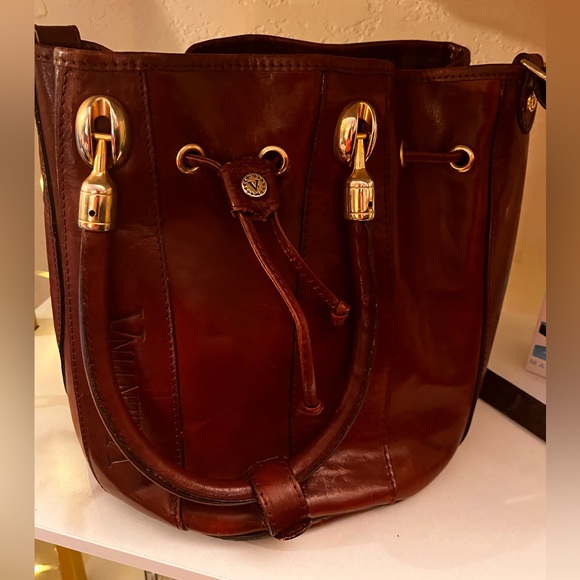 Valentina Handbags - Valentina Leather Bucket Bag - Authentic Italian Elegance